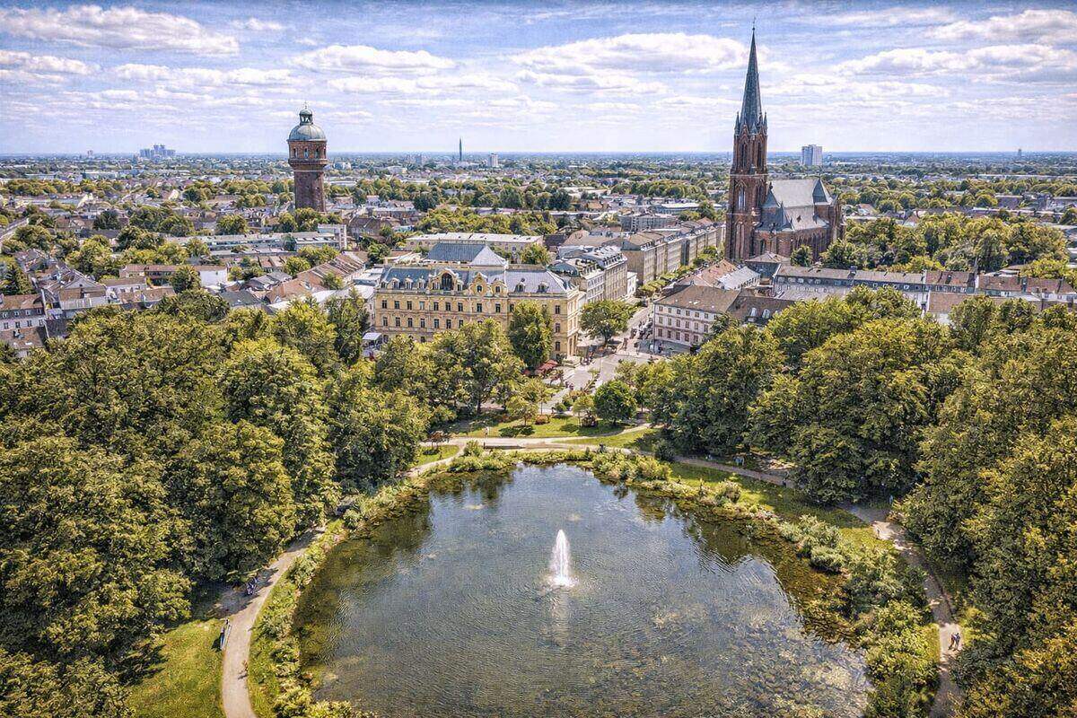 Stadtansicht von Krefeld am Niederrhein – hier kaufen wir Autos mit Getriebeschaden an
